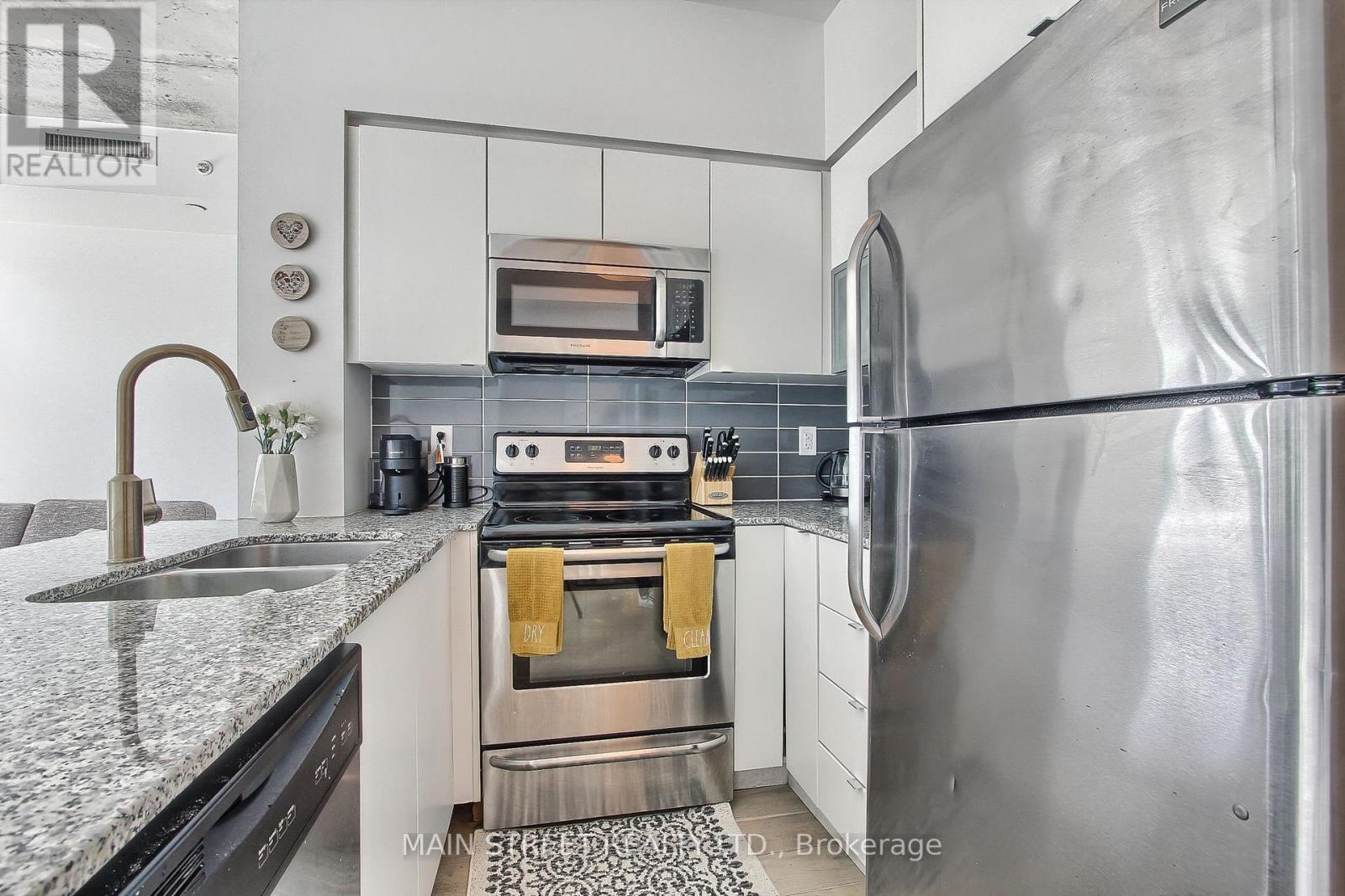 Photo 8 of 1213 150 East Liberty Street, Toronto ON