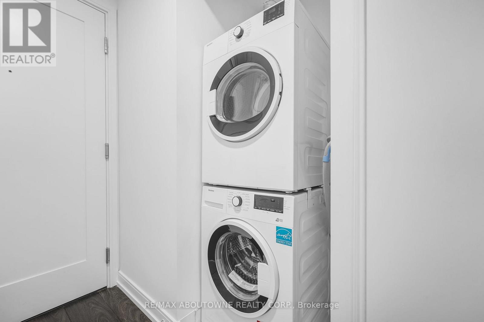 Photo 17 of 1802 3 Gloucester Street, Toronto ON