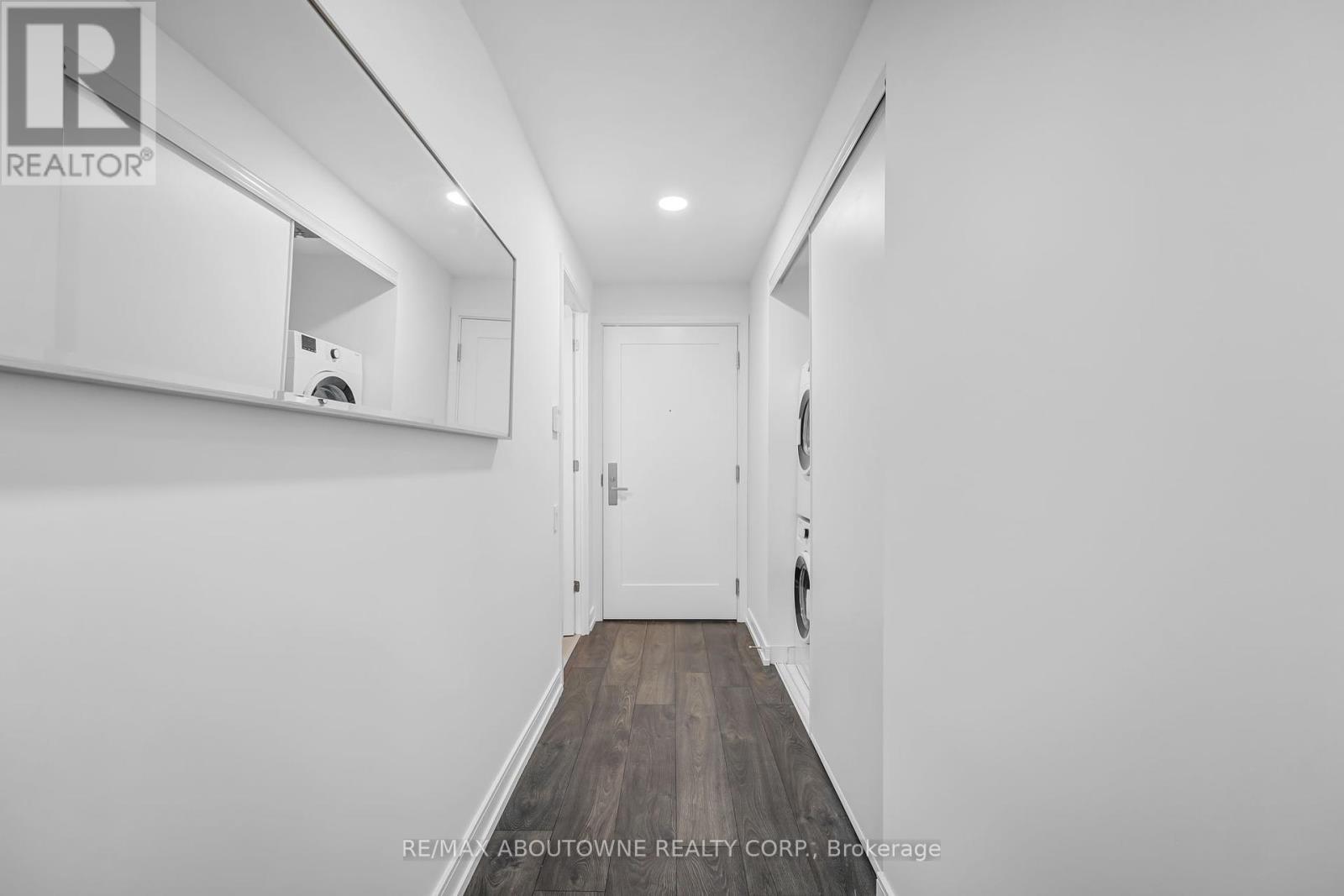 Photo 4 of 1802 3 Gloucester Street, Toronto ON