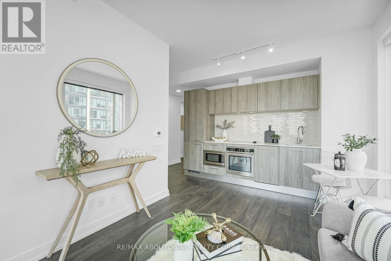 Photo 8 of 1802 3 Gloucester Street, Toronto ON