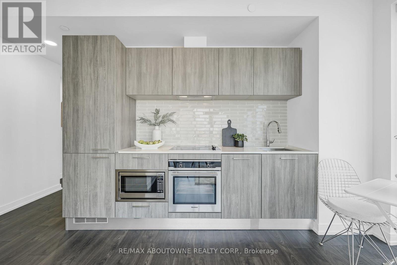 Photo 9 of 1802 3 Gloucester Street, Toronto ON