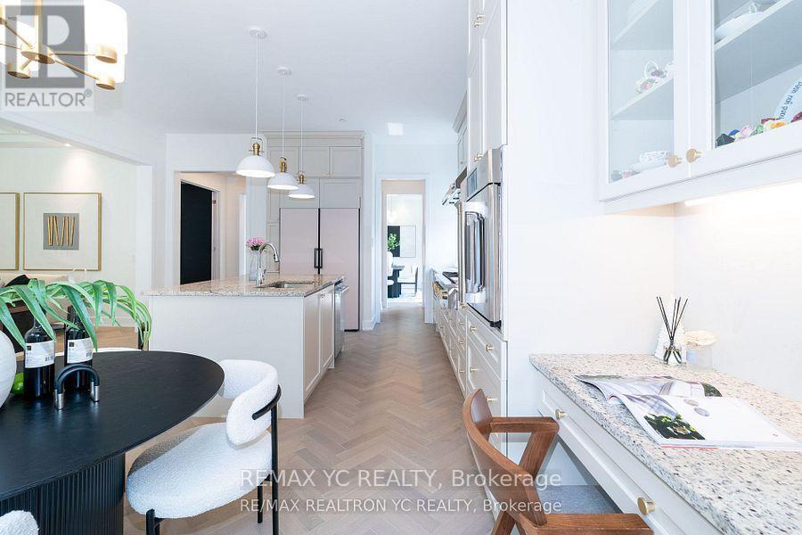 Photo 14 of 216 Sikura Circle, Aurora ON