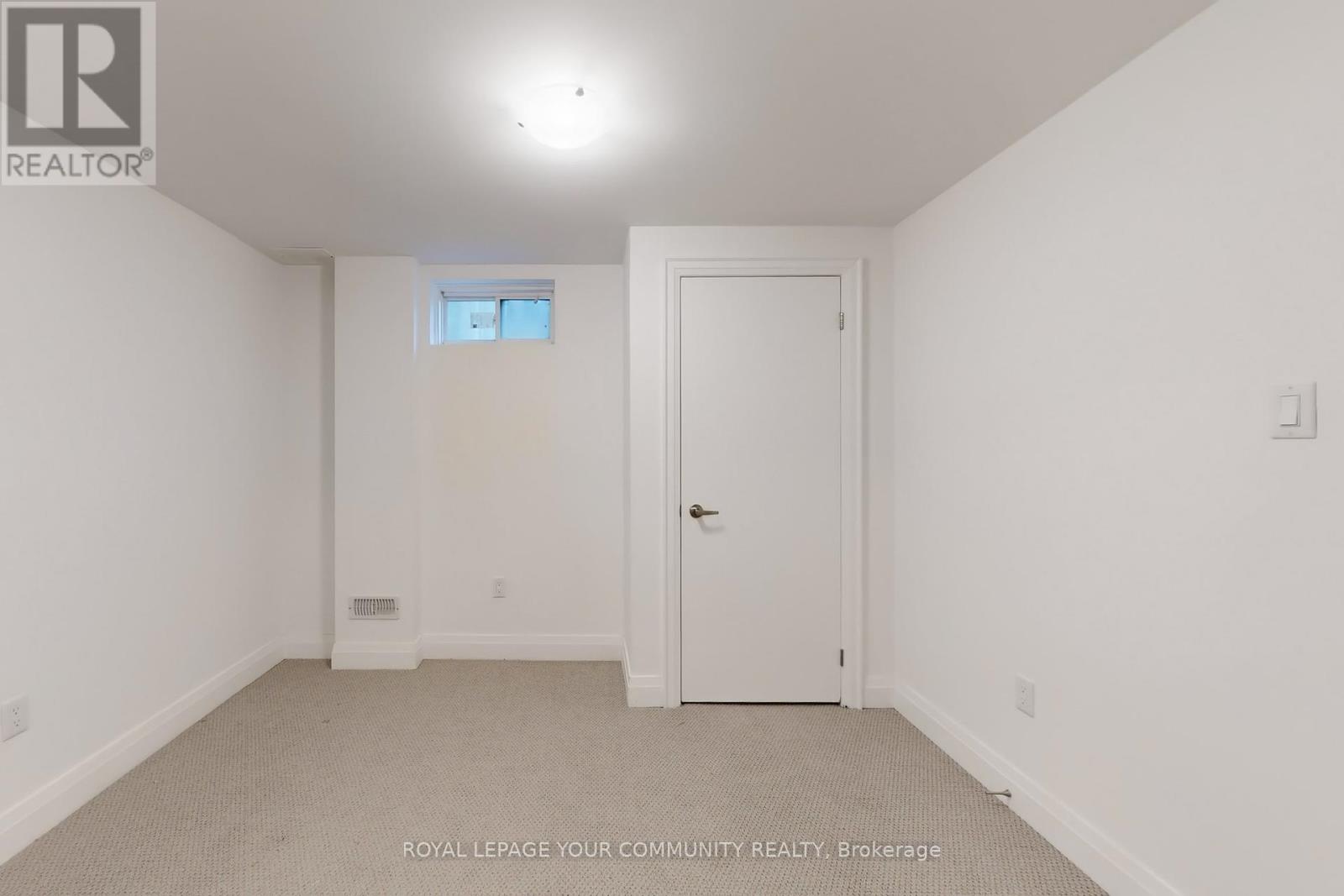 Photo 19 of 32 Globemaster Lane, Richmond Hill ON