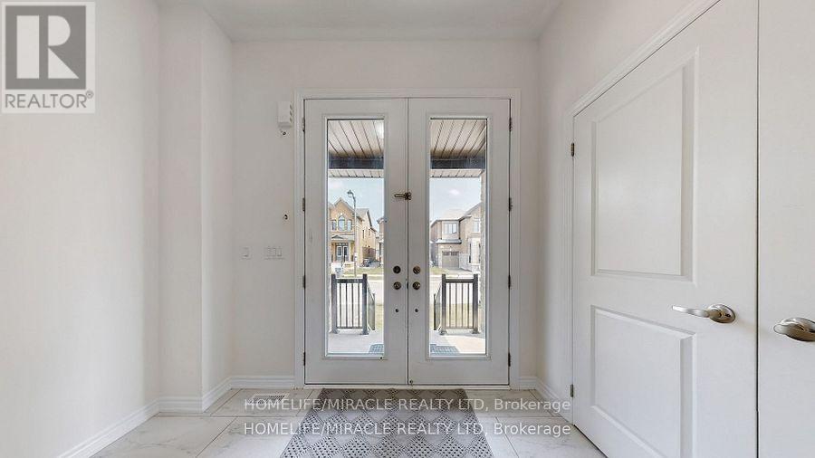 Photo 19 of 26 Calabria Drive, Caledon ON