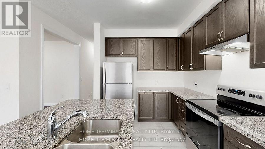 Photo 13 of 26 Calabria Drive, Caledon ON