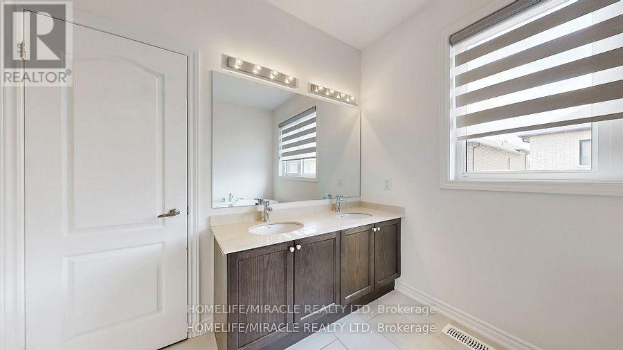 Photo 28 of 26 Calabria Drive, Caledon ON
