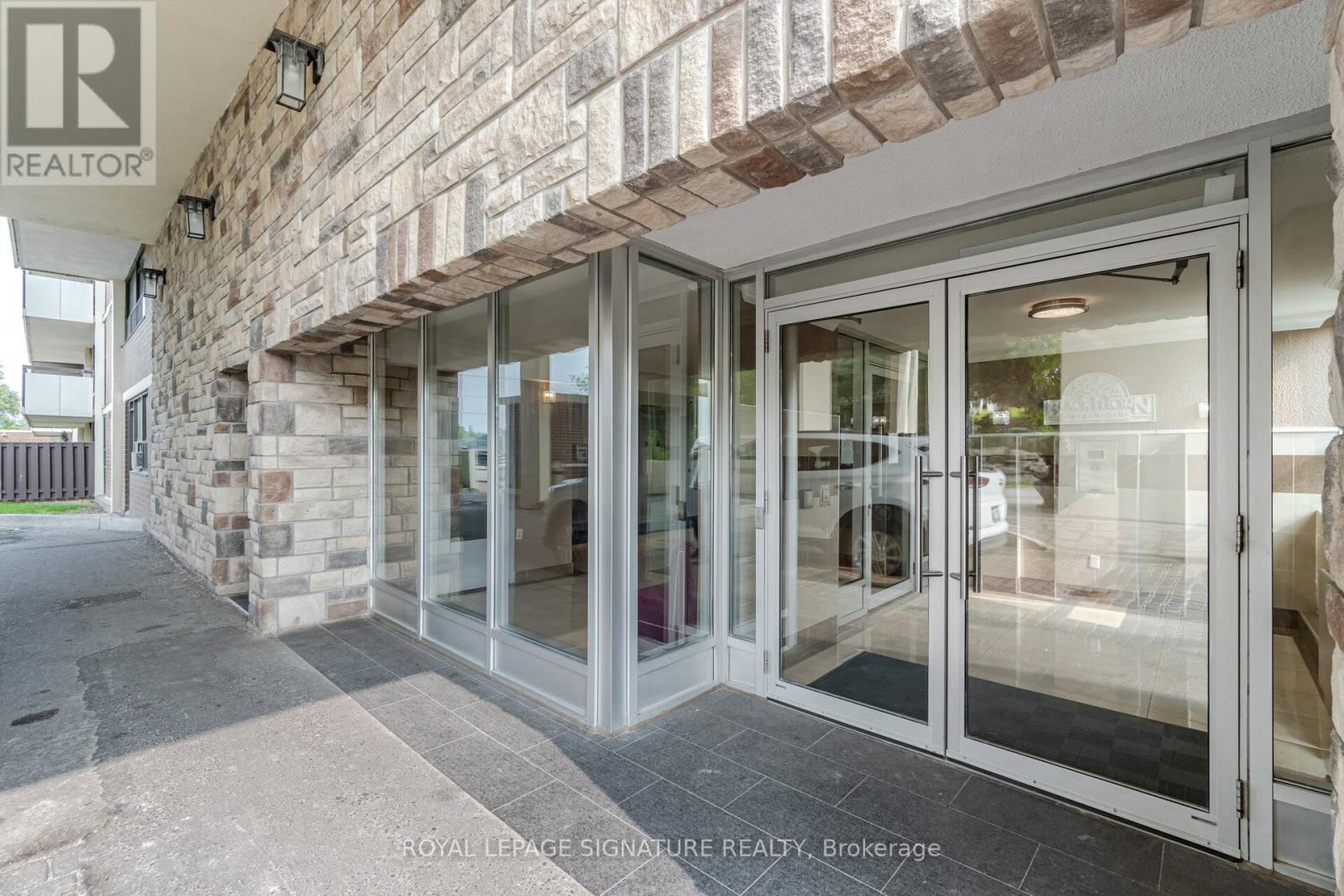 Photo 3 of 1110 541 Blackthorn Avenue, Toronto ON