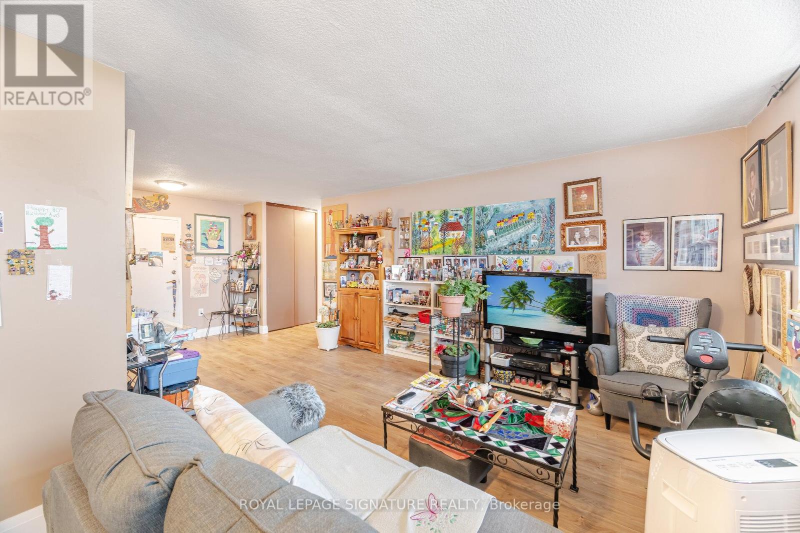 Photo 11 of 1110 541 Blackthorn Avenue, Toronto ON