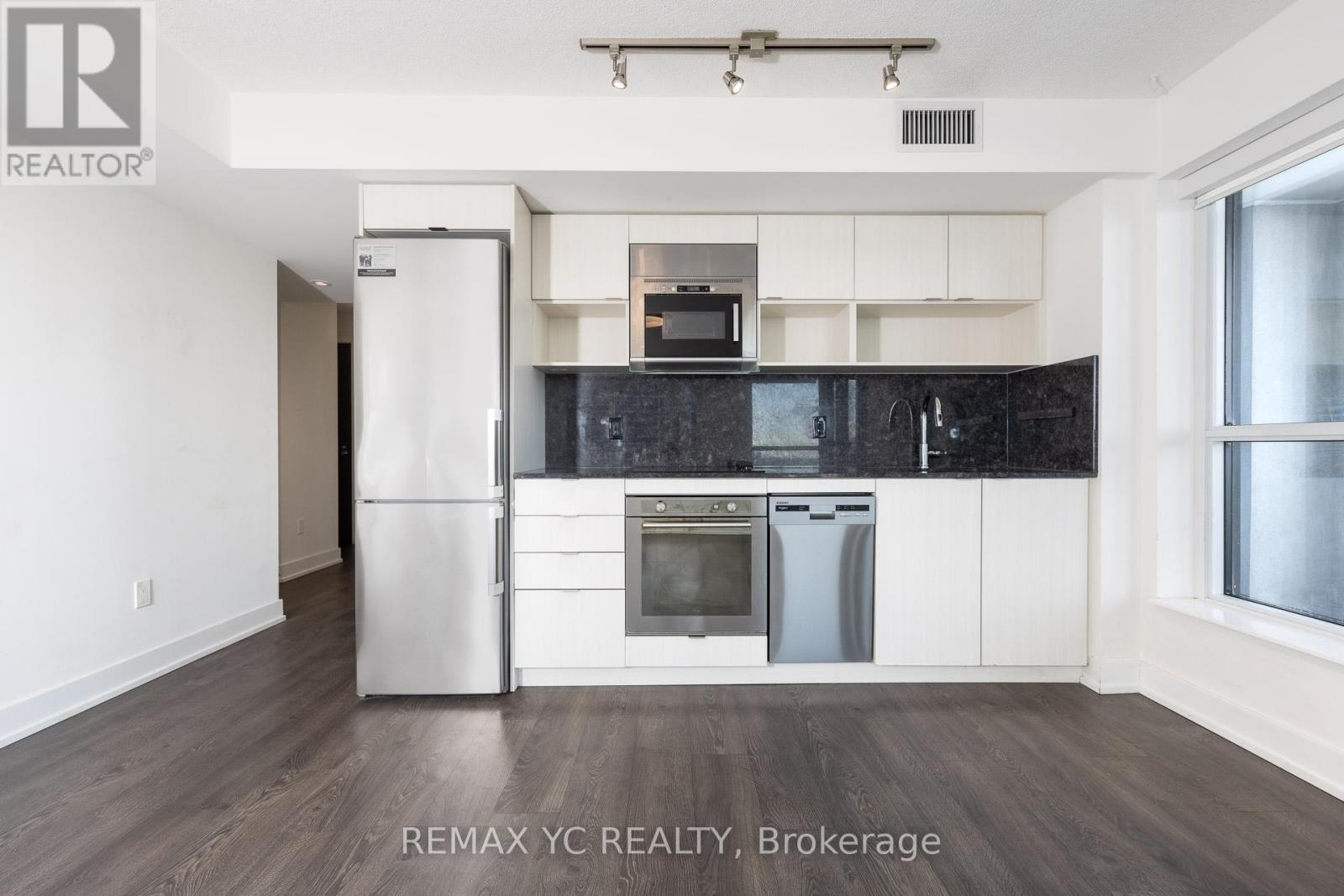Photo 4 of 1409 7 Mabelle Avenue, Toronto ON