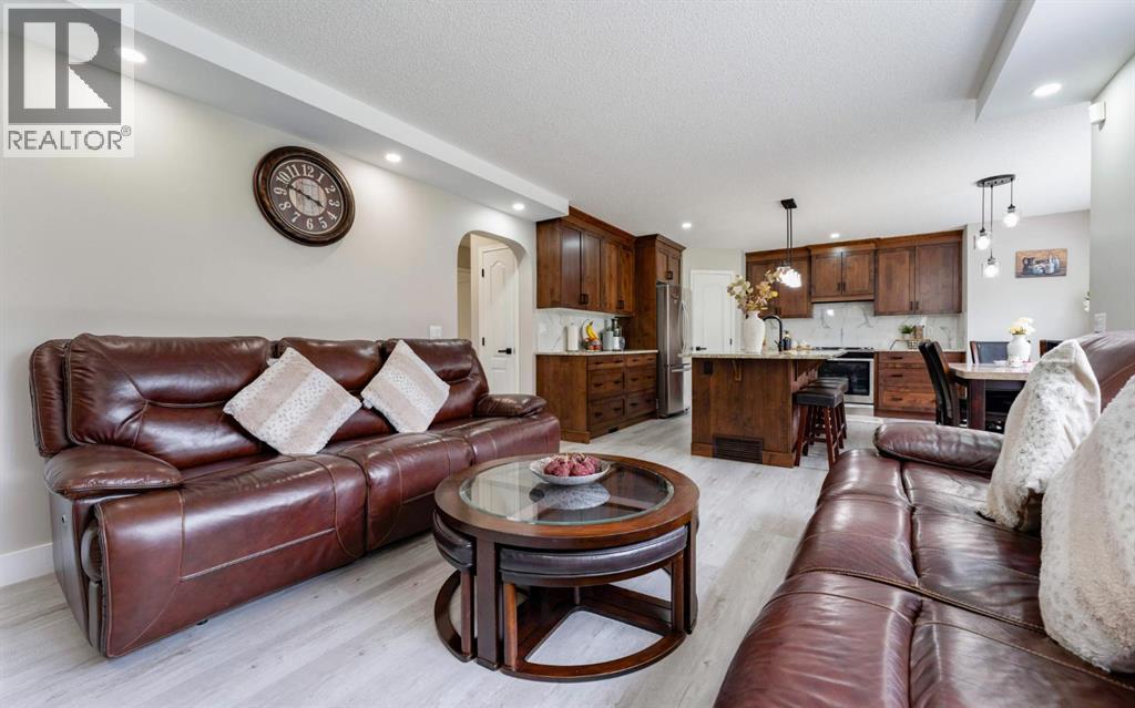Photo 9 of 276 Fairways Bay Nw, Airdrie AB