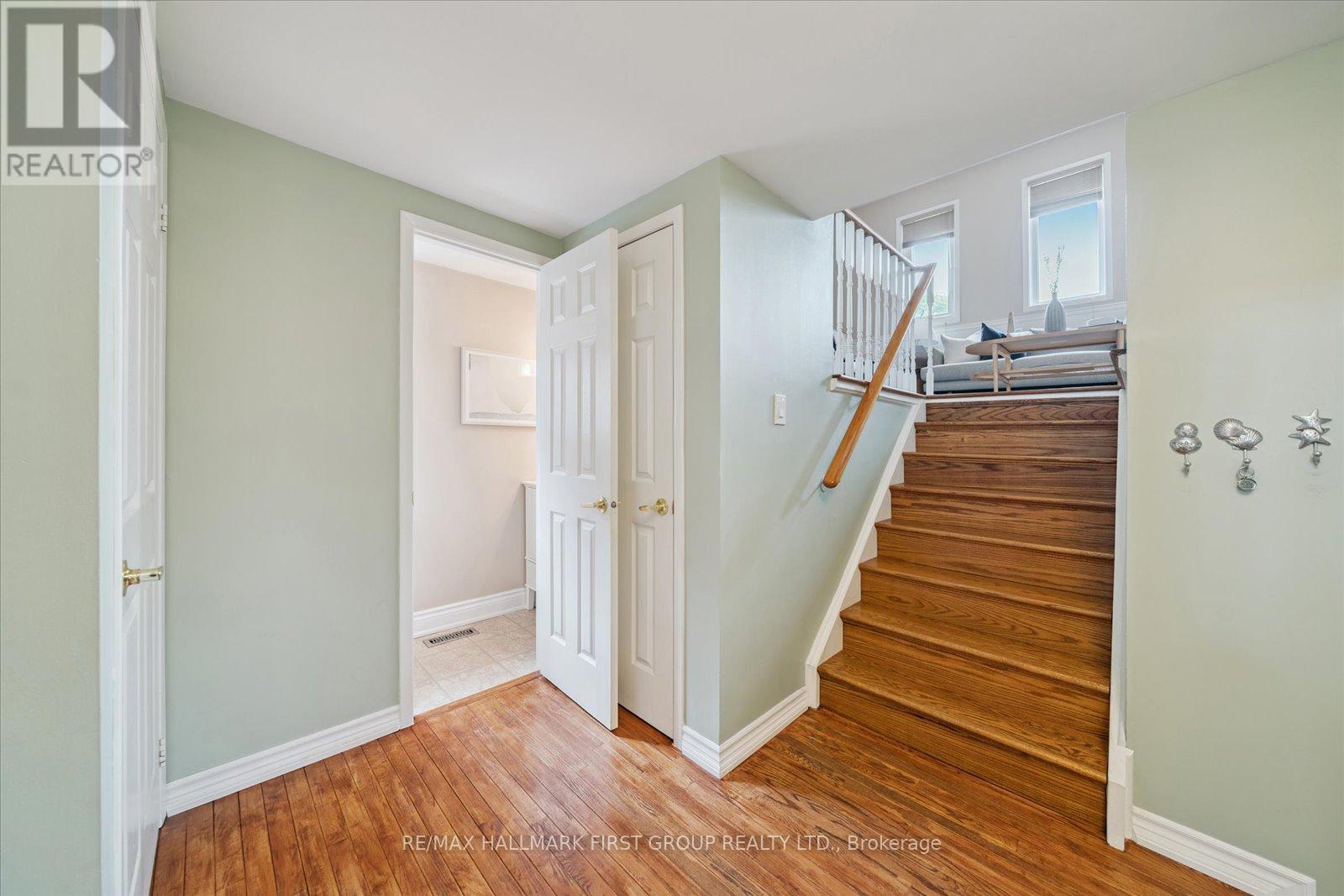 Photo 11 of 204 Lake Driveway Drive W, Ajax ON