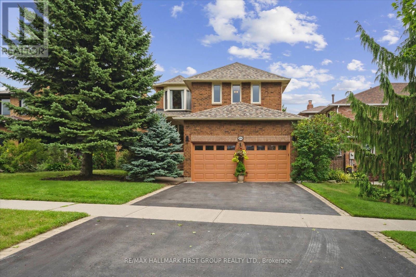 Photo 31 of 204 Lake Driveway Drive W, Ajax ON