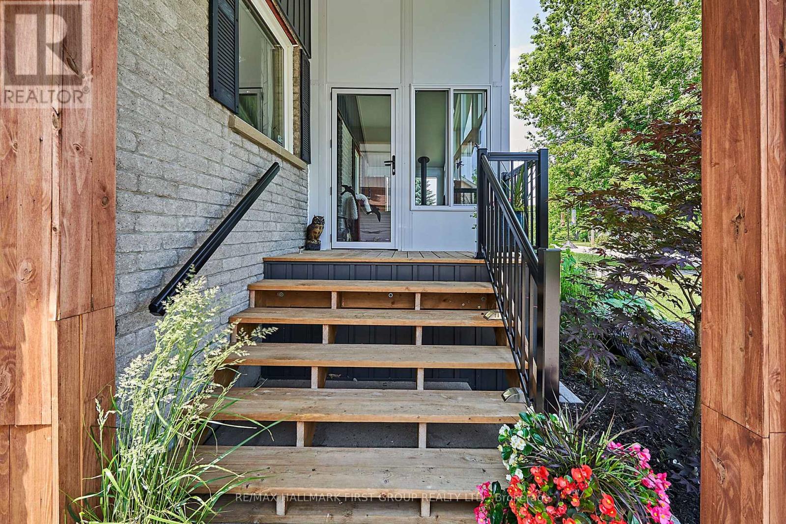 Photo 3 of 3092 Courtice Road, Clarington ON