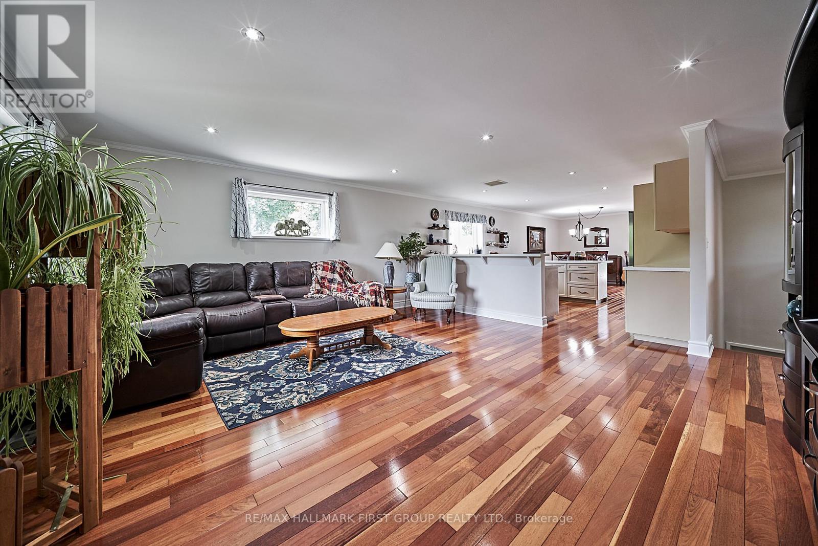 Photo 8 of 3092 Courtice Road, Clarington ON