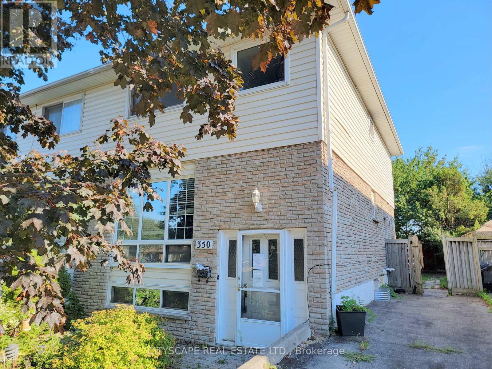 Photo 2 of 350 Vancouver Crescent, Oshawa ON