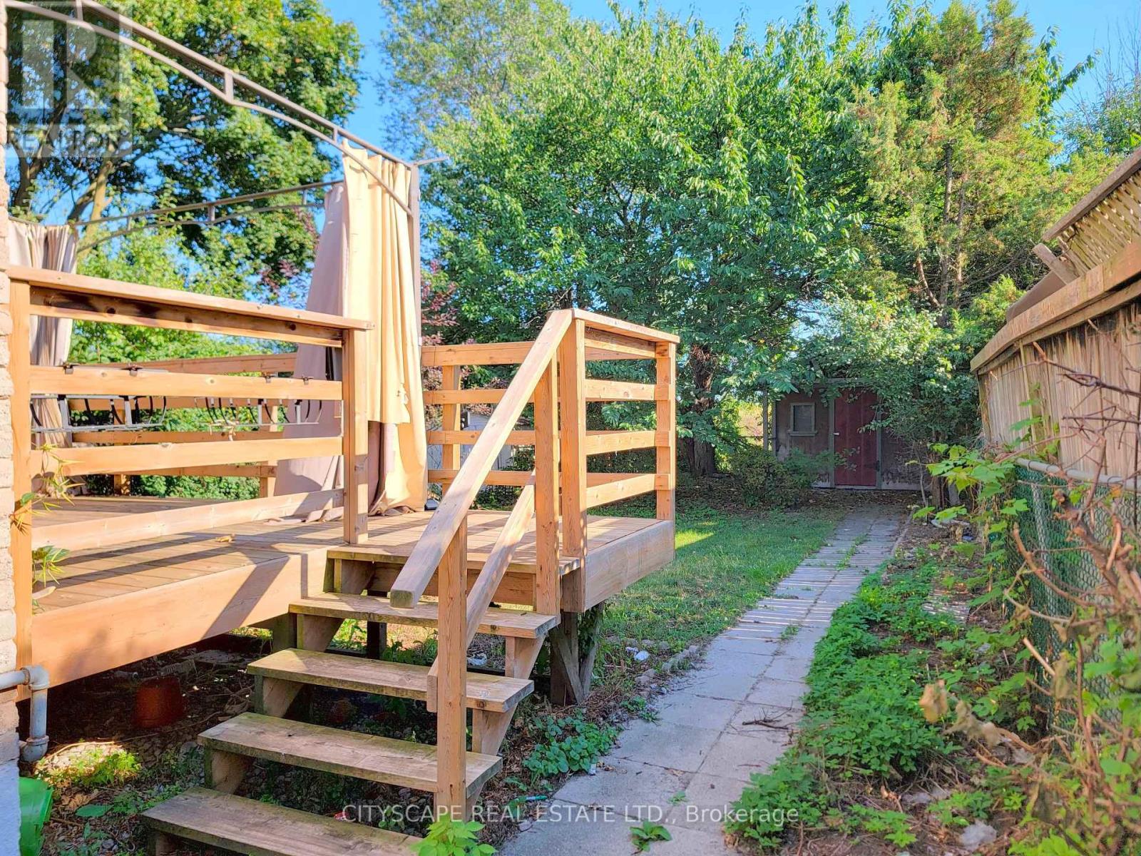 Photo 32 of 350 Vancouver Crescent, Oshawa ON