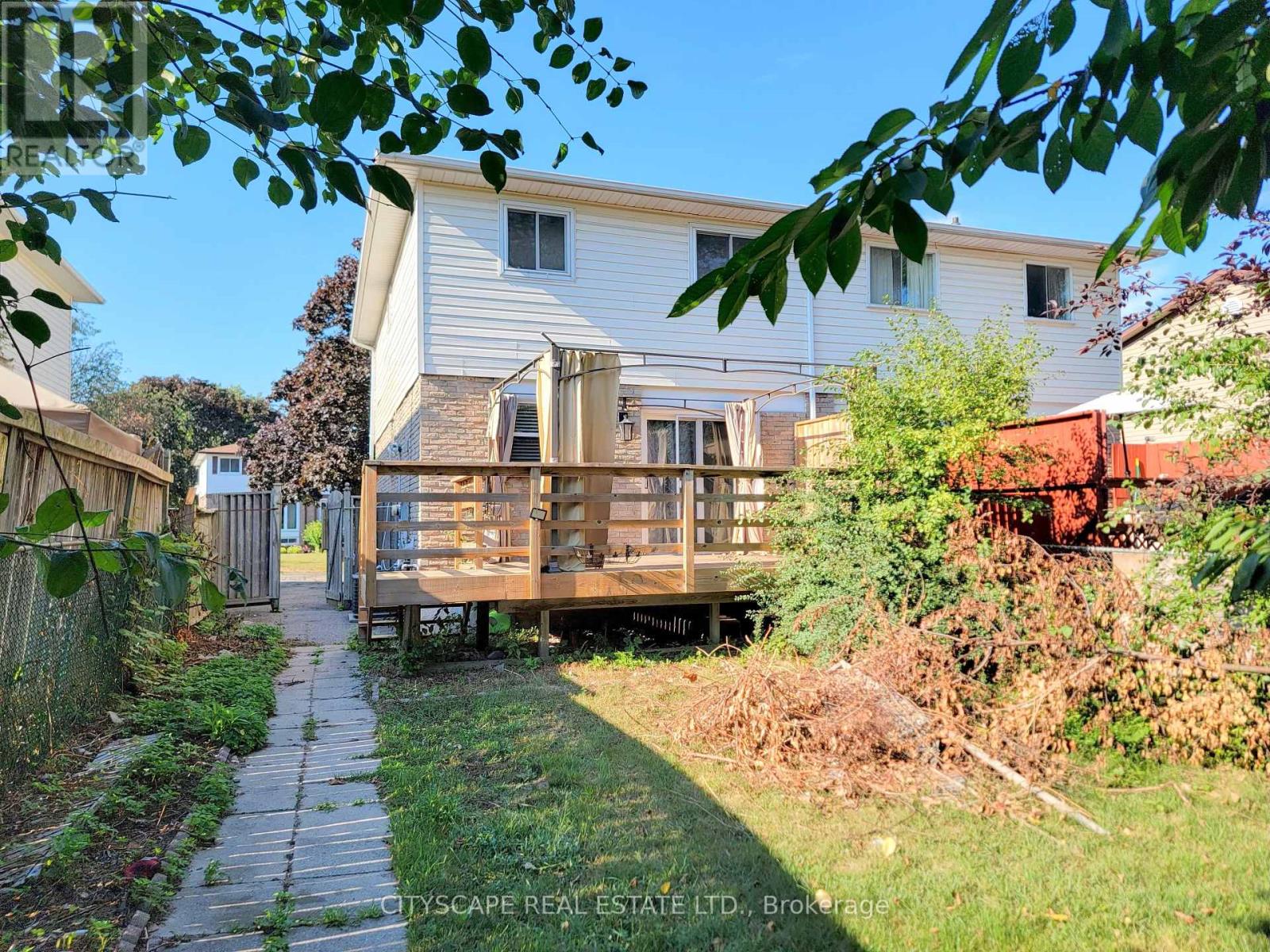 Photo 34 of 350 Vancouver Crescent, Oshawa ON