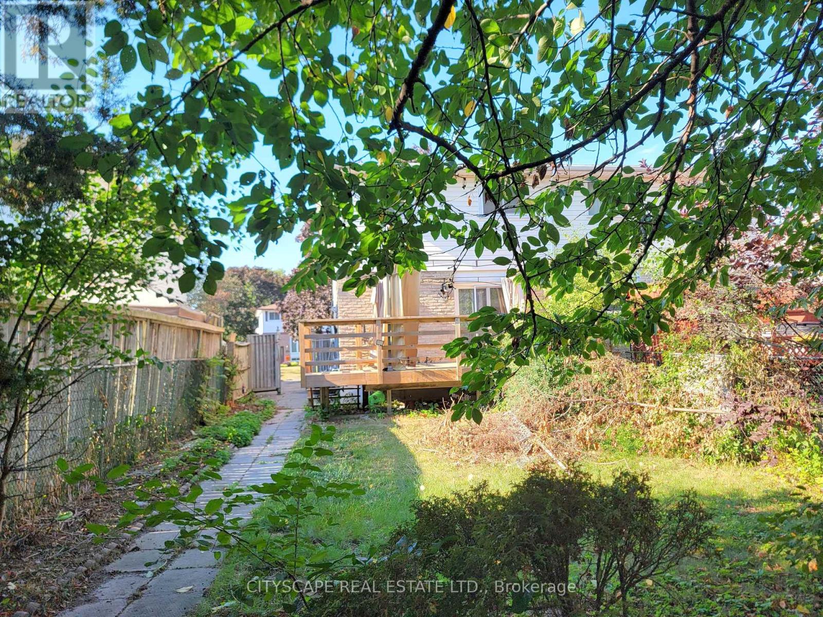 Photo 39 of 350 Vancouver Crescent, Oshawa ON