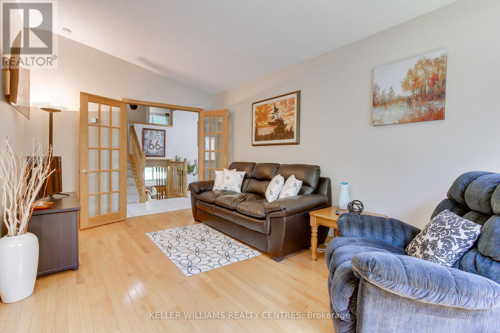 Photo 13 of 871 Elgin Street, Newmarket ON