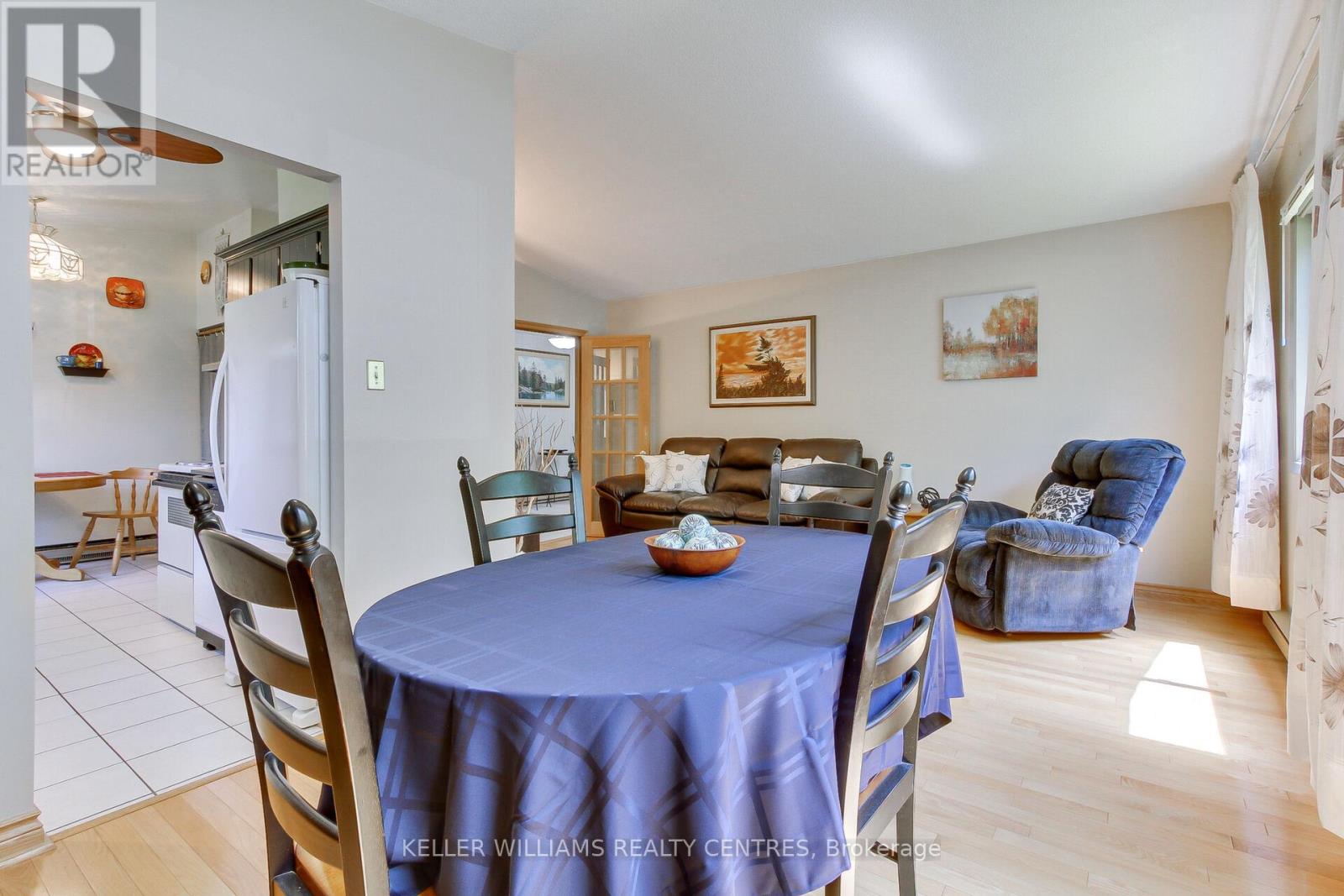 Photo 15 of 871 Elgin Street, Newmarket ON