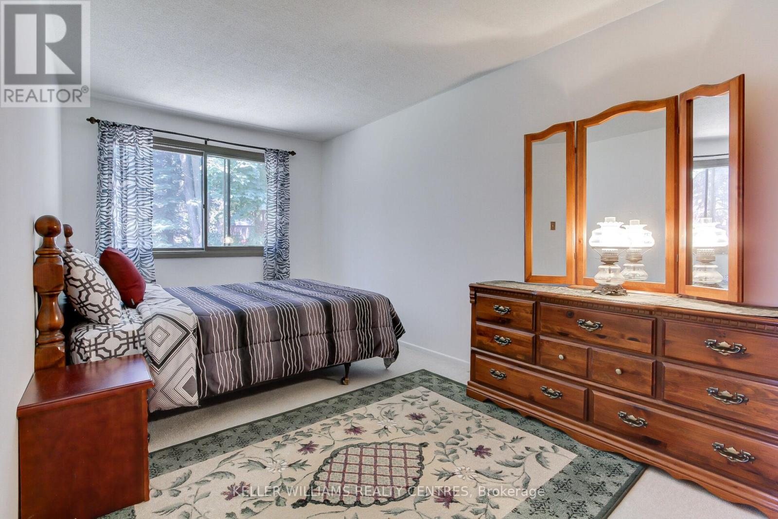 Photo 19 of 871 Elgin Street, Newmarket ON