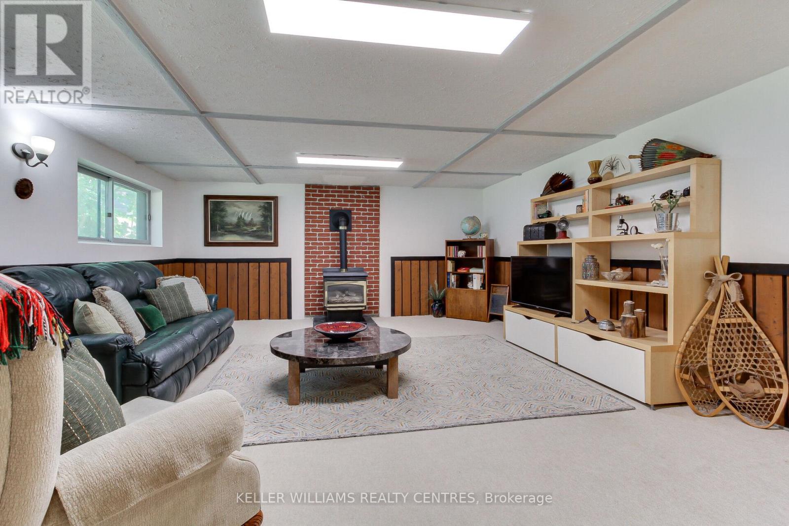 Photo 23 of 871 Elgin Street, Newmarket ON