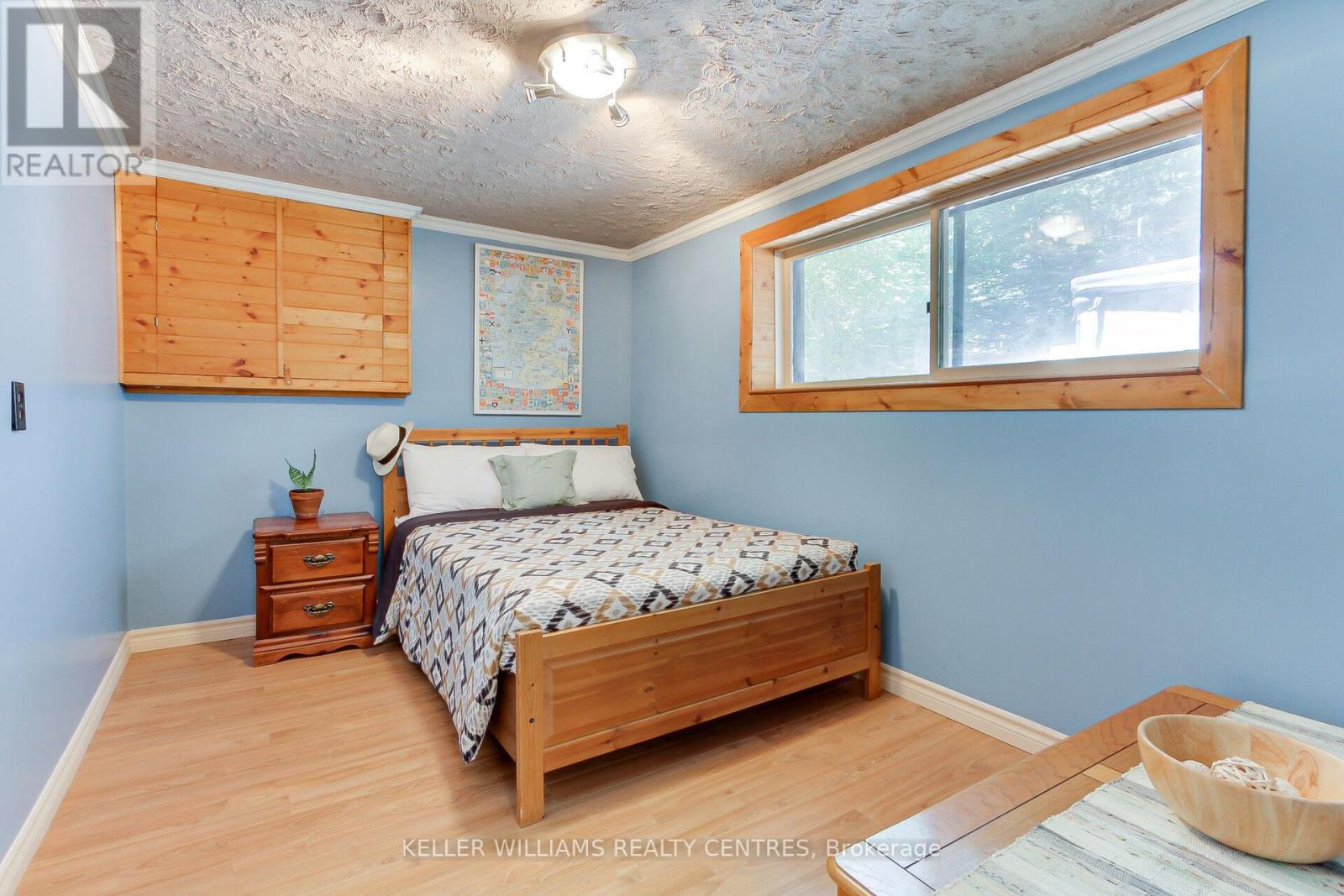 Photo 25 of 871 Elgin Street, Newmarket ON