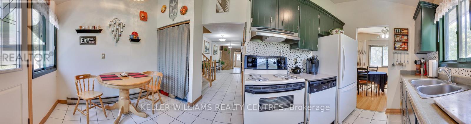 Photo 31 of 871 Elgin Street, Newmarket ON