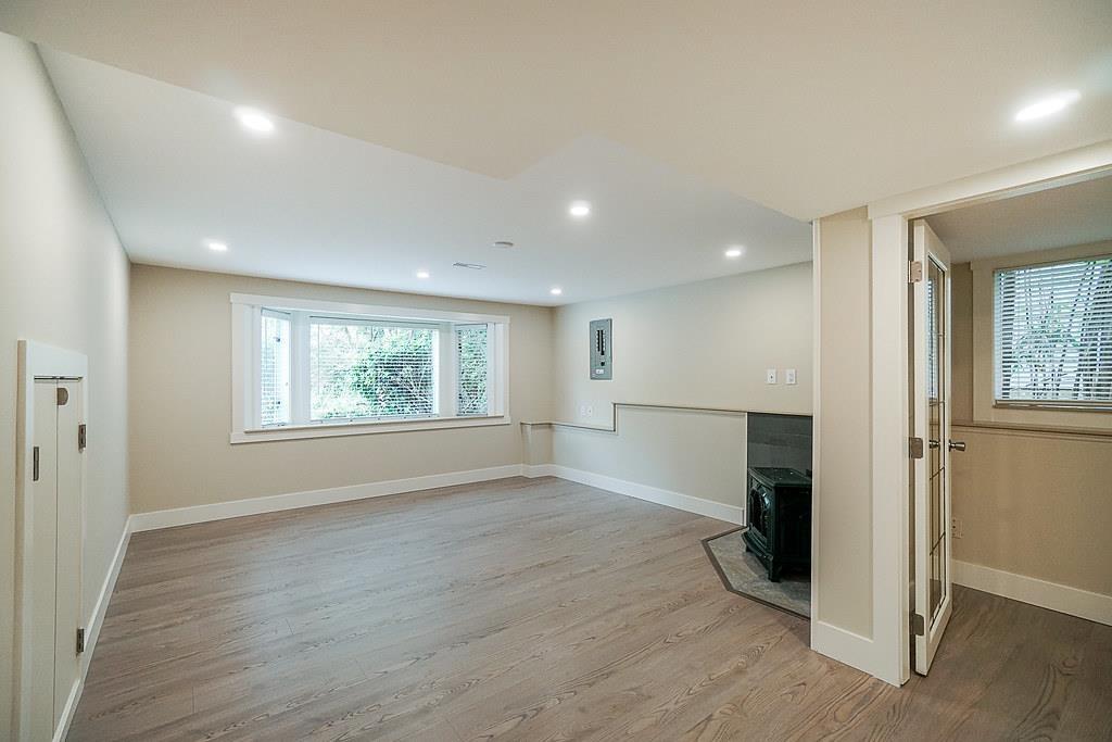 Photo 32 of 14686 St Andrews Drive, Surrey BC