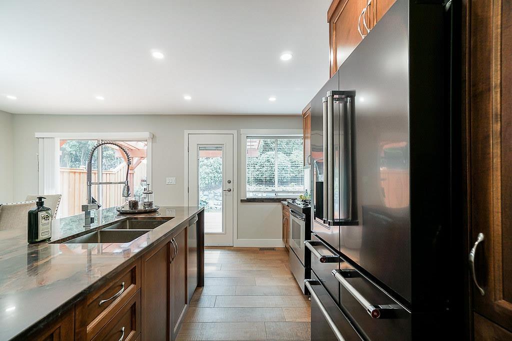 Photo 10 of 14686 St Andrews Drive, Surrey BC