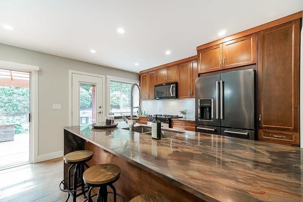 Photo 8 of 14686 St Andrews Drive, Surrey BC