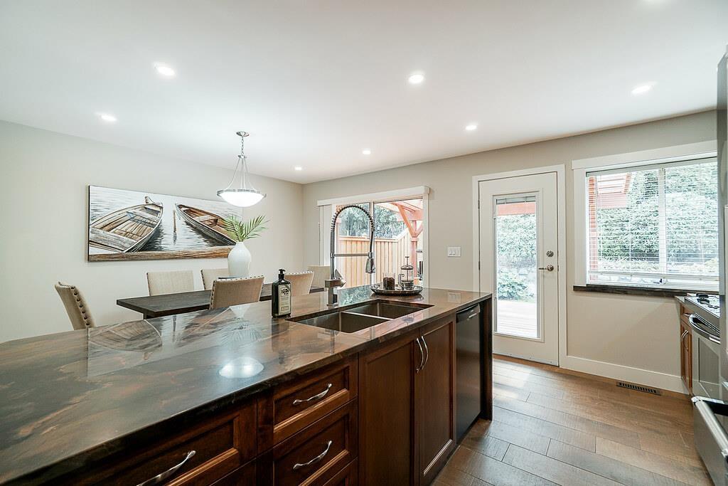 Photo 9 of 14686 St Andrews Drive, Surrey BC