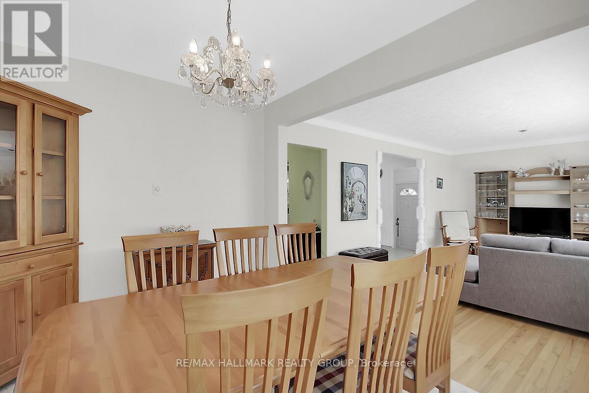 Photo 11 of 1124 Guertin Avenue, Ottawa ON