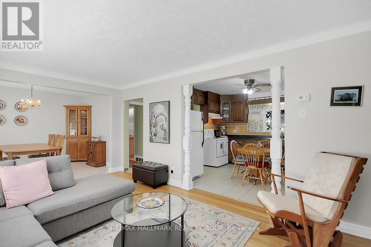 Photo 12 of 1124 Guertin Avenue, Ottawa ON