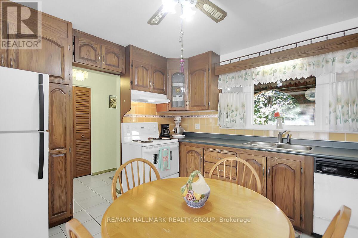 Photo 15 of 1124 Guertin Avenue, Ottawa ON