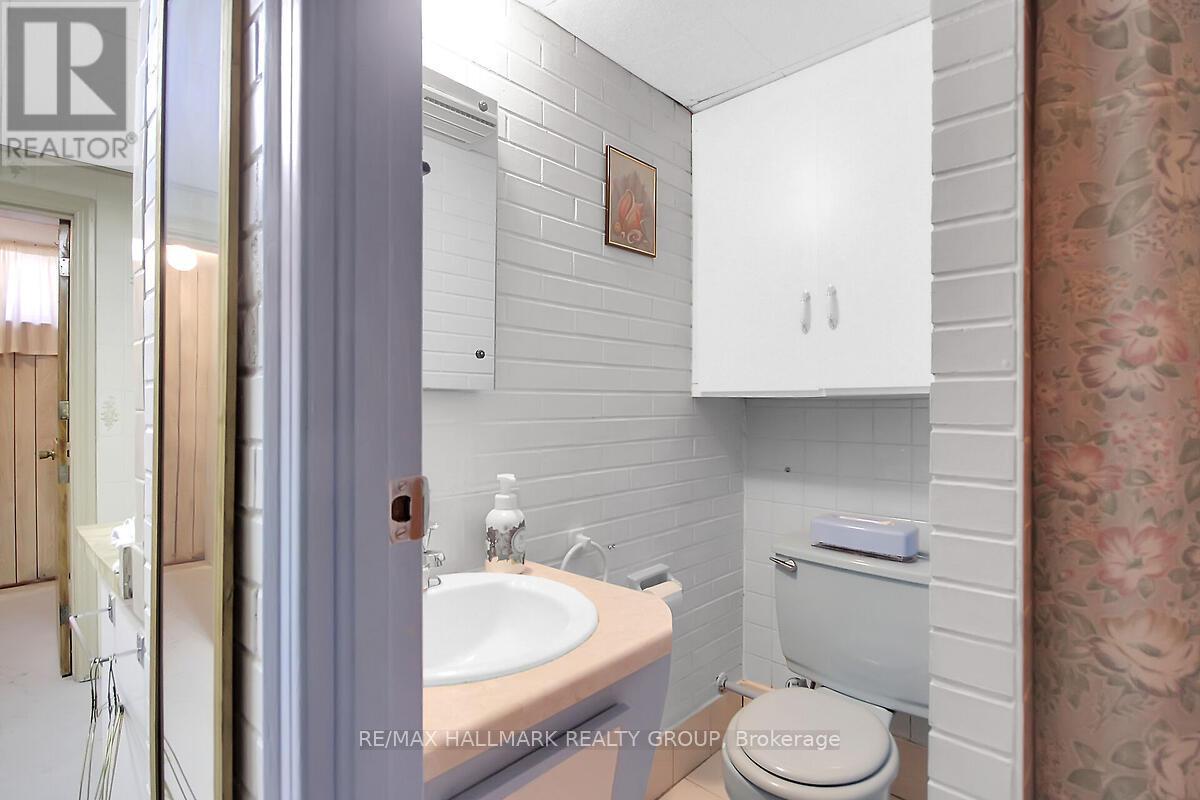 Photo 24 of 1124 Guertin Avenue, Ottawa ON
