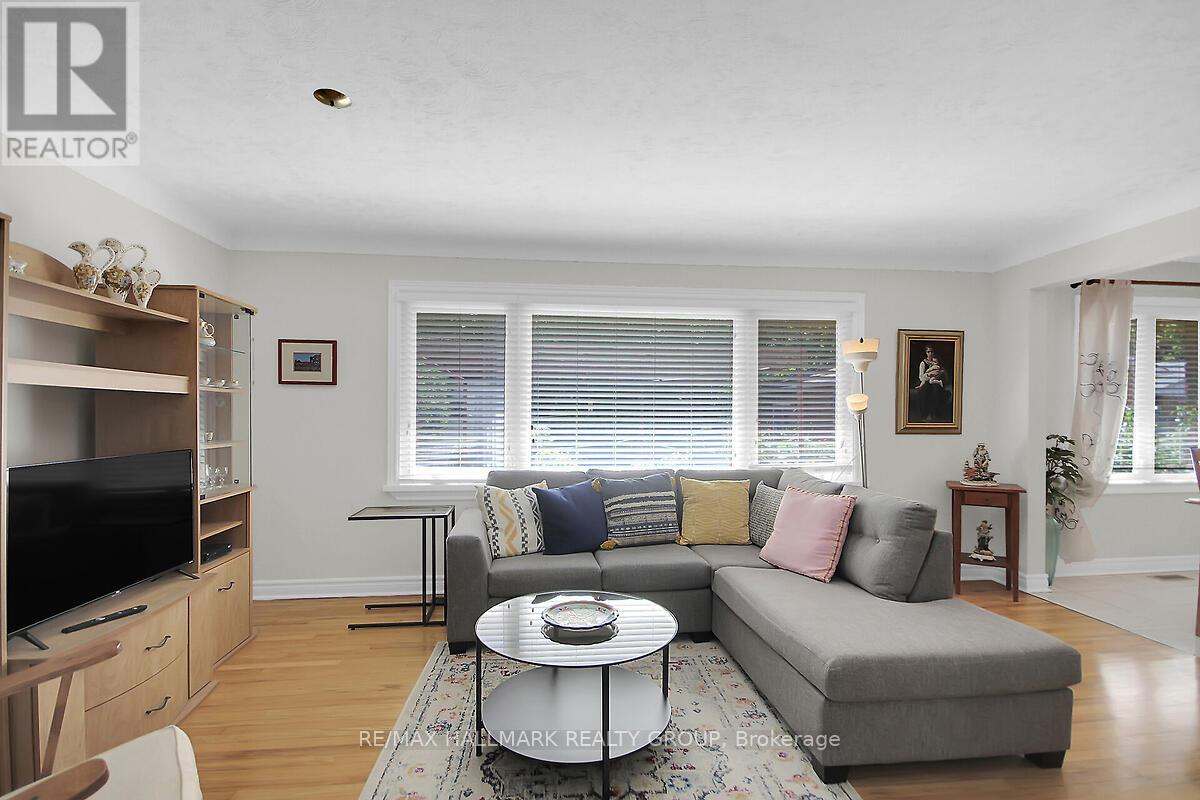 Photo 6 of 1124 Guertin Avenue, Ottawa ON