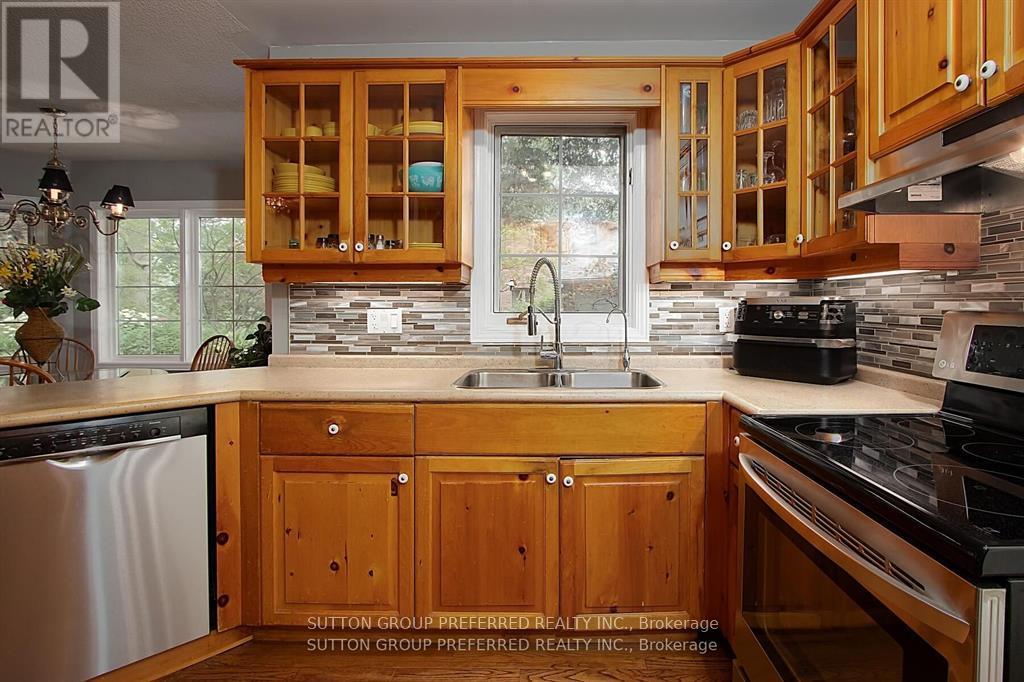 Photo 13 of 63 Wheeler Court, Thames Centre ON
