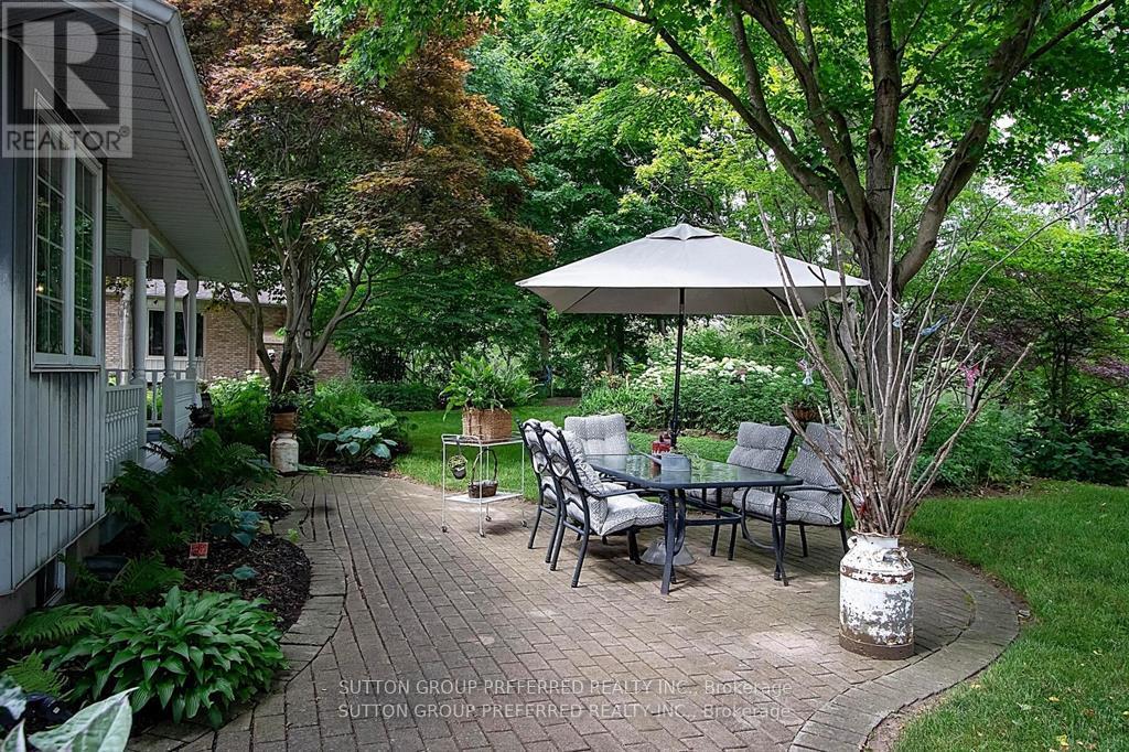 Photo 39 of 63 Wheeler Court, Thames Centre ON