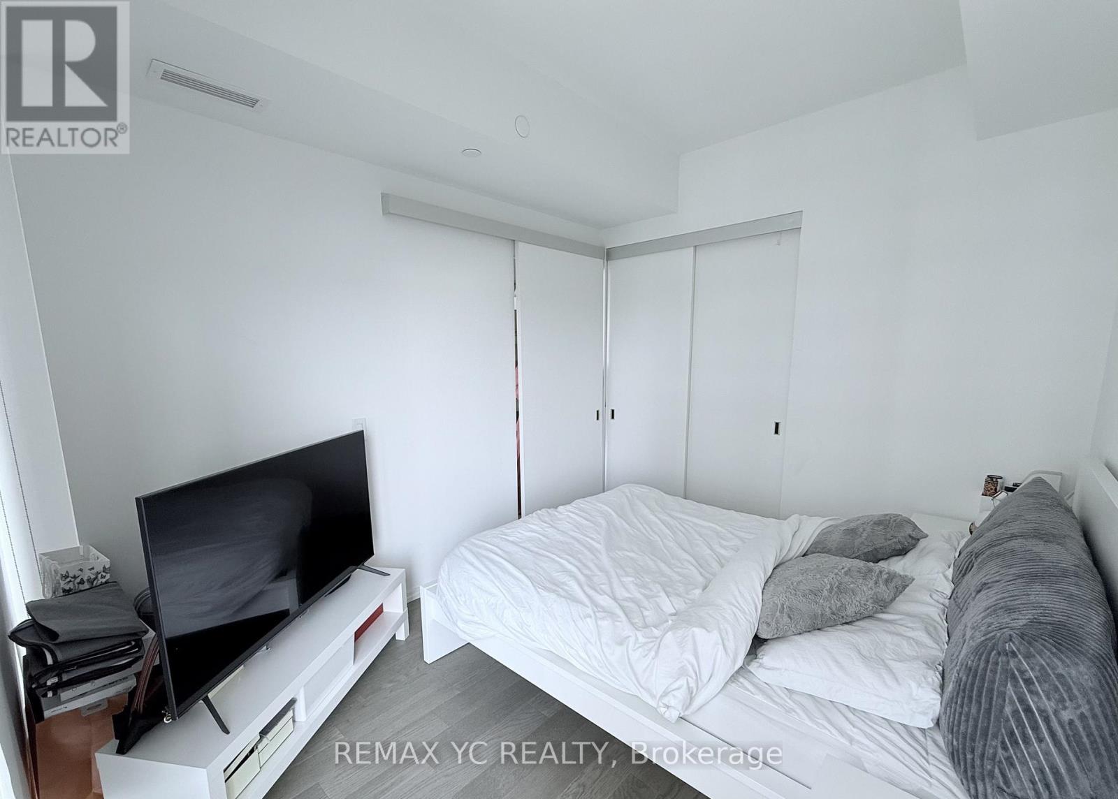 Photo 19 of 2910 5 Soudan Avenue, Toronto ON