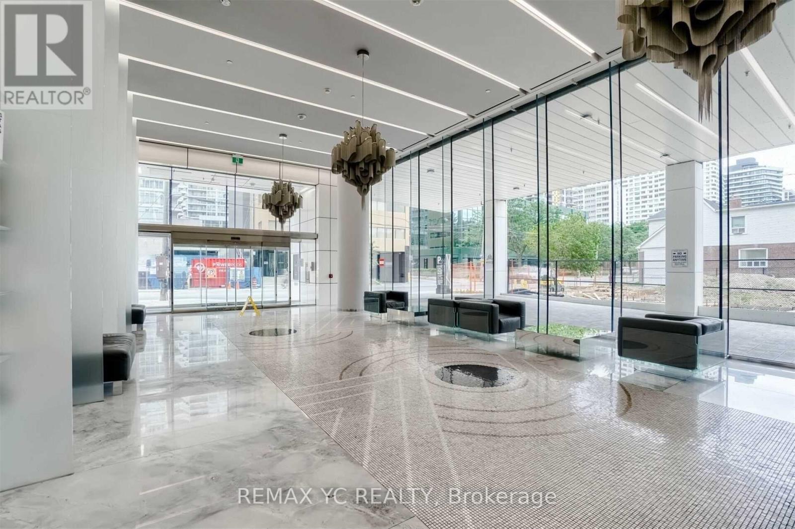 Photo 3 of 2910 5 Soudan Avenue, Toronto ON