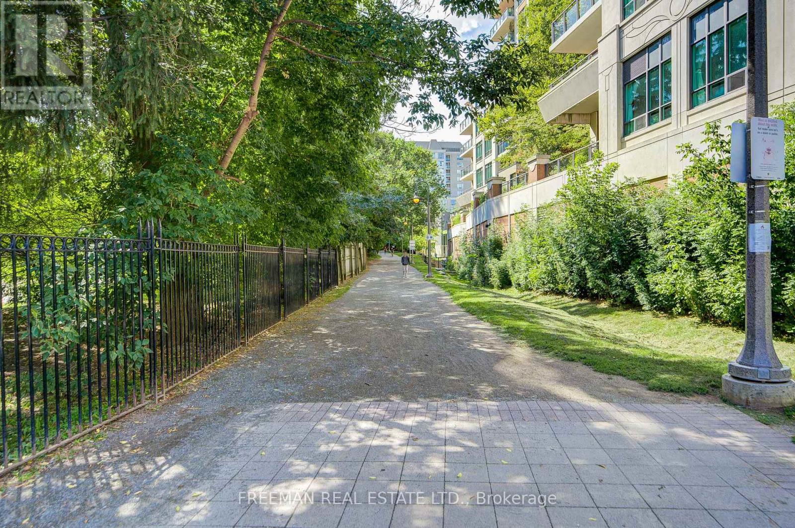 Photo 40 of 201 319 Merton Street, Toronto ON
