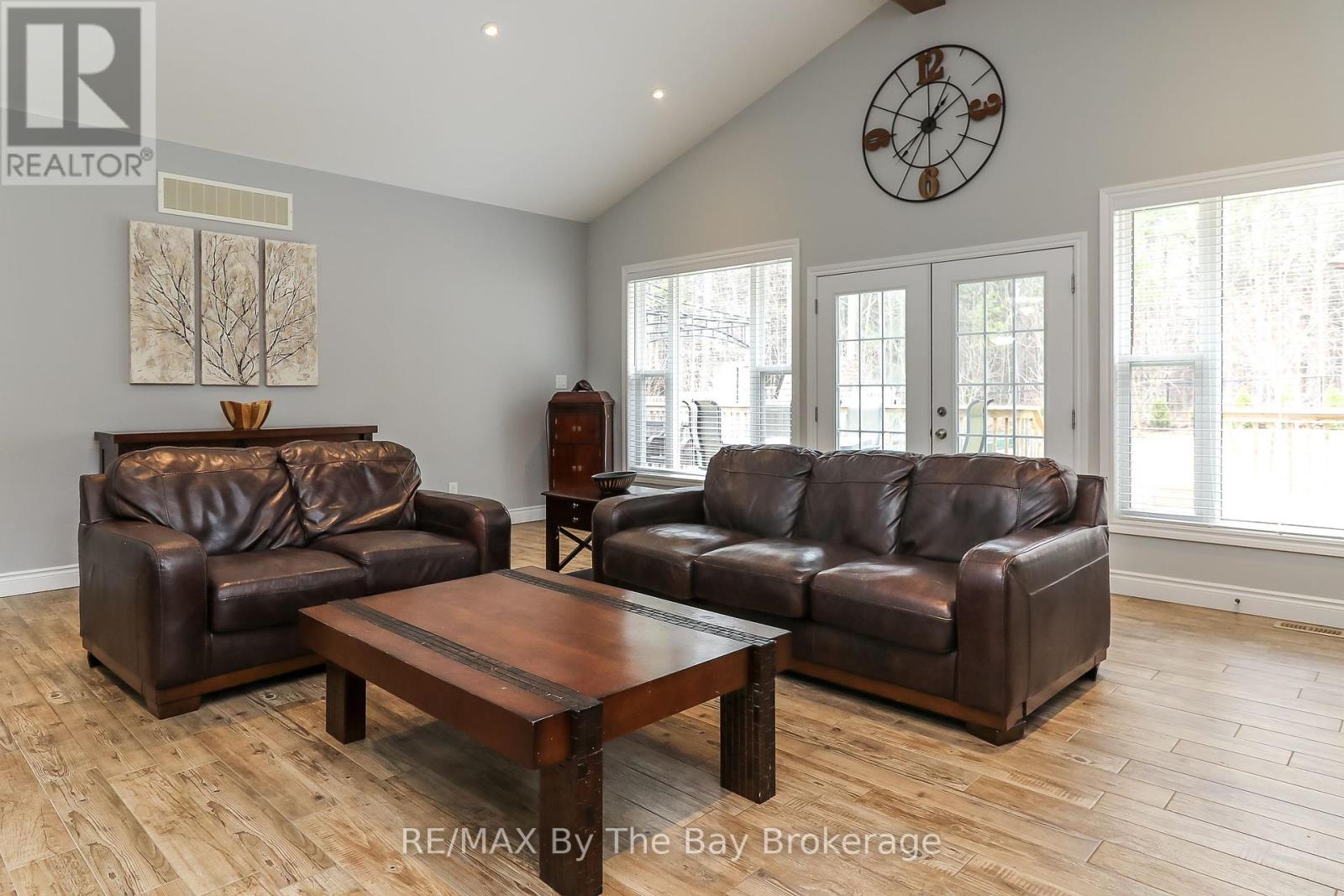 Photo 14 of 37 Wesley Avenue, Wasaga Beach ON