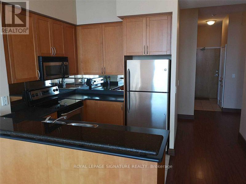 Photo 6 of 3208 220 Burnhamthorpe Road W, Mississauga ON