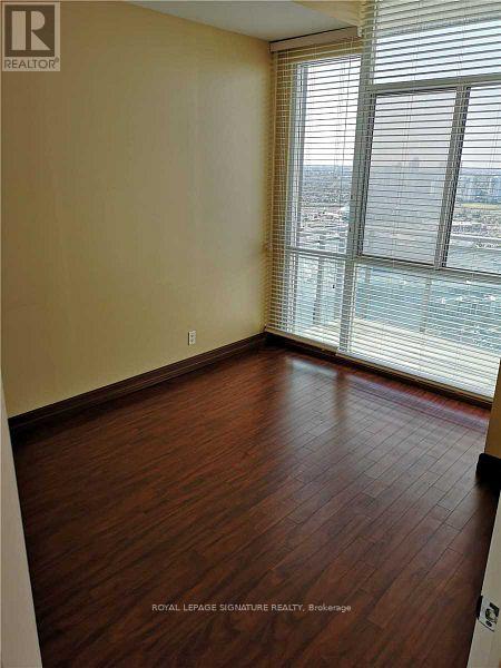 Photo 8 of 3208 220 Burnhamthorpe Road W, Mississauga ON