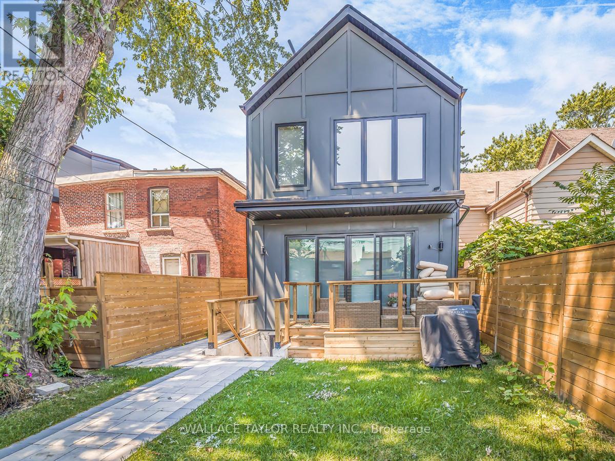 Photo 12 of Lower 193 Perth Avenue, Toronto ON