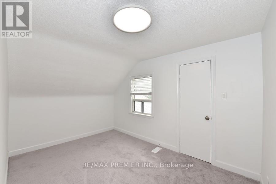 Photo 19 of 221 Belgravia Avenue, Toronto ON
