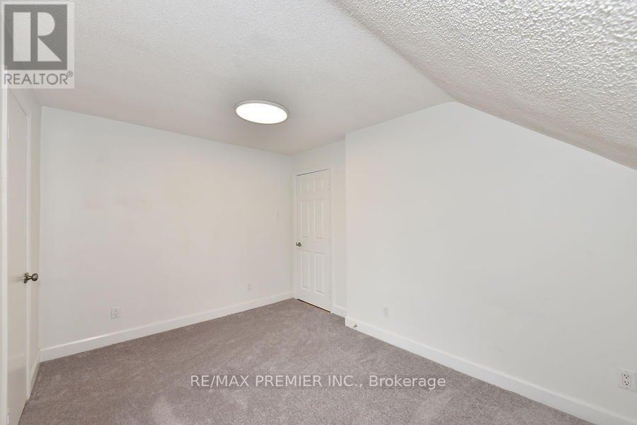 Photo 20 of 221 Belgravia Avenue, Toronto ON