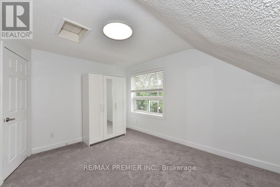 Photo 22 of 221 Belgravia Avenue, Toronto ON