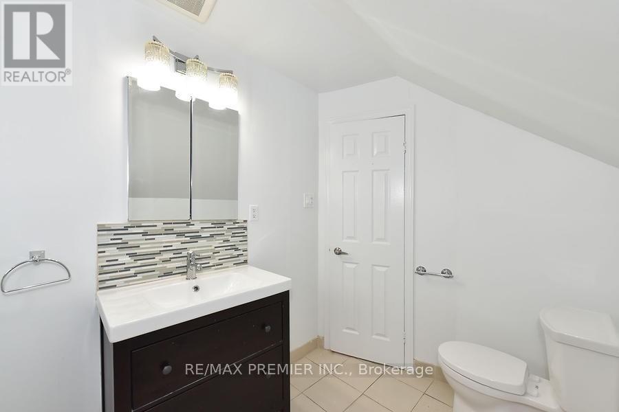 Photo 24 of 221 Belgravia Avenue, Toronto ON